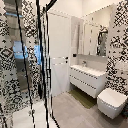 Apartment R39 Modern With Private Parking