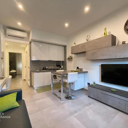R39 Modern With Private Parking * Milan