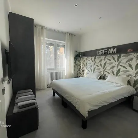 R39 Modern With Private Parking Lejlighed Milano