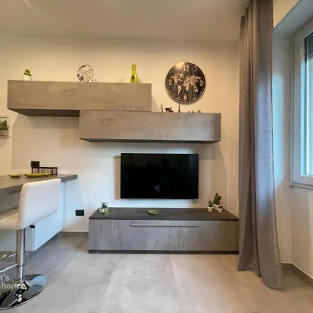 R39 Modern With Private Parking Milano